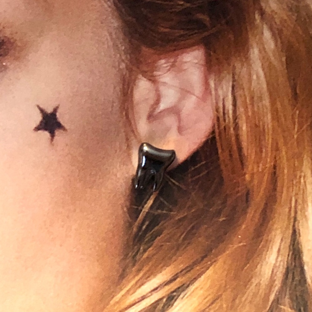 Stunning Titanium Stud Tooth Earring - image 5